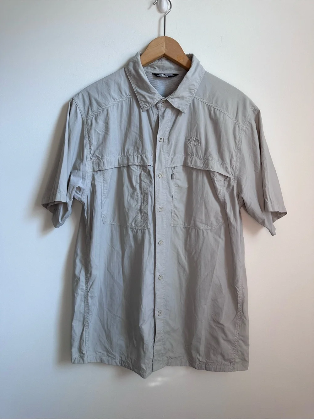 The North Face Mens M Short Sleeve Hiking Fishing Shirt Vented Ripstop Tan UPF